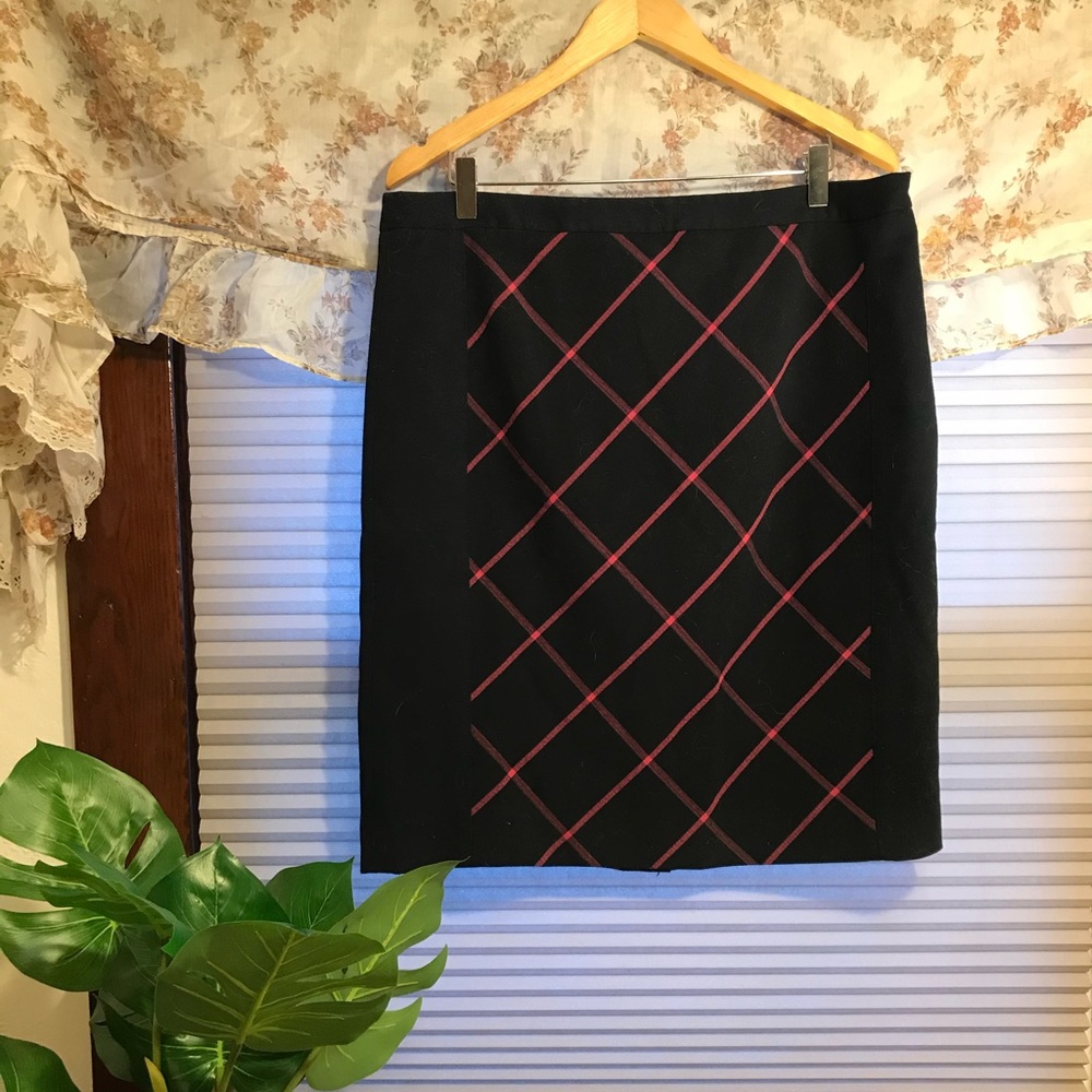 Windowpane pattern plus size pencil skirt slimming